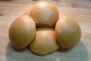 01 bułki zwykłe 90g